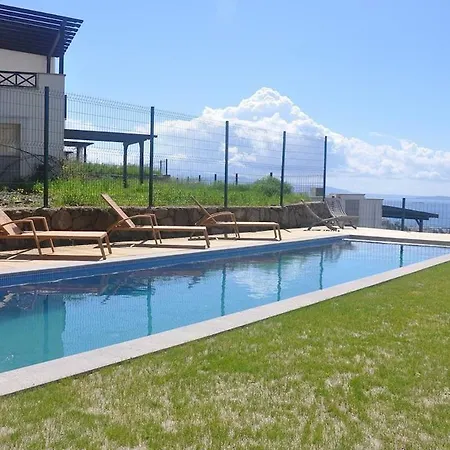 Sleeps 6 Pool Air Con Wifi Villa