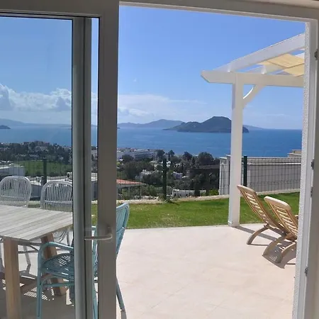 Sleeps 6 Pool Air Con Wifi *