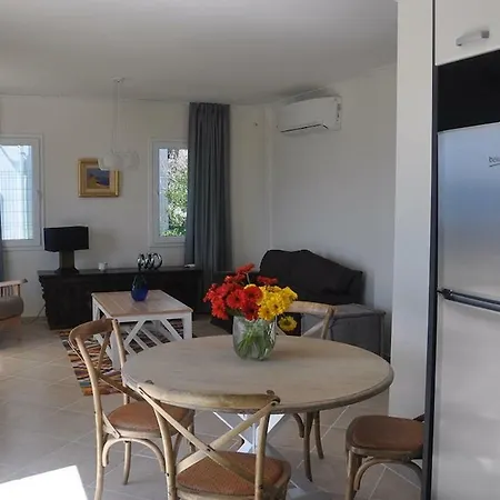 Sleeps 6 Pool Air Con Wifi בודרום